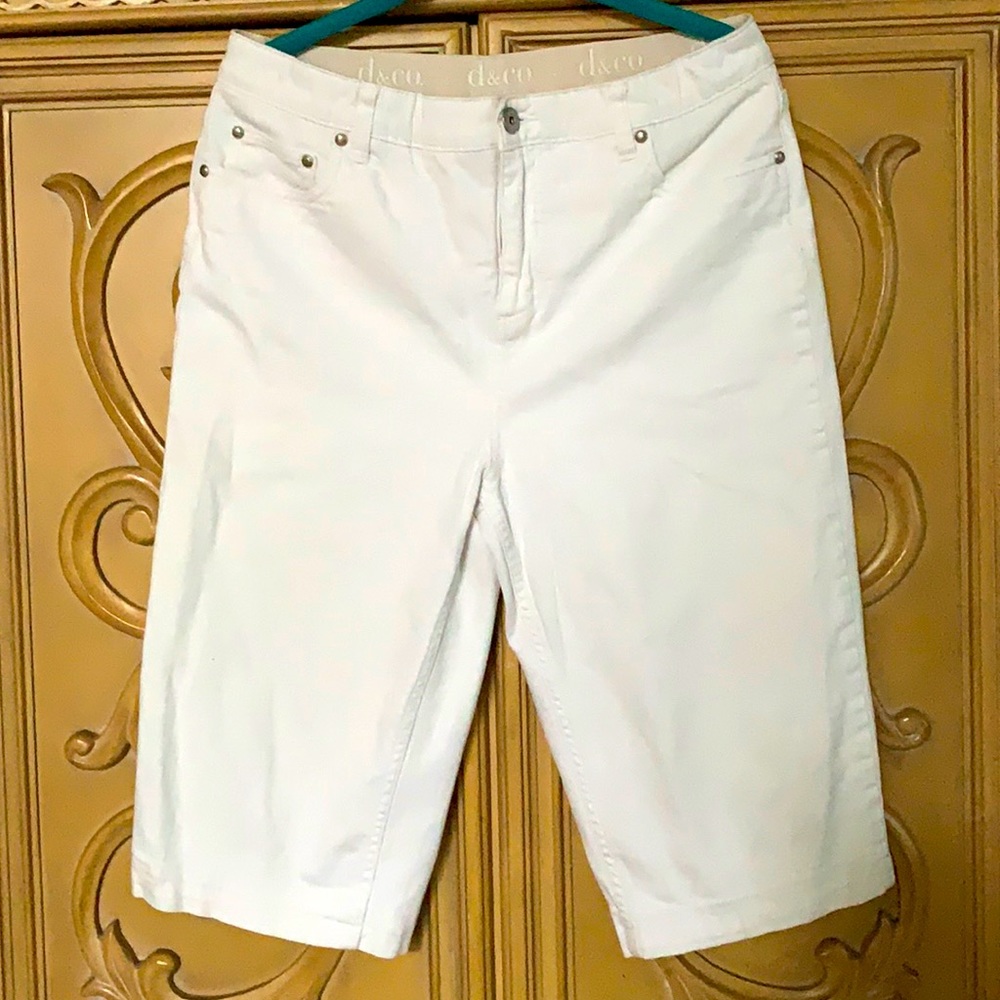 D & Co. White Jean Capris Stretch Denim size 10
